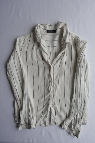 Bershka, Stripead vit skjorta strl. XS